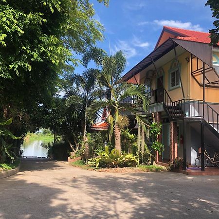 Ruen Thai Ban Rim Nam Kamphaeng Phet Ngoại thất bức ảnh