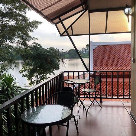 Ruen Thai Ban Rim Nam Kamphaeng Phet Ngoại thất bức ảnh