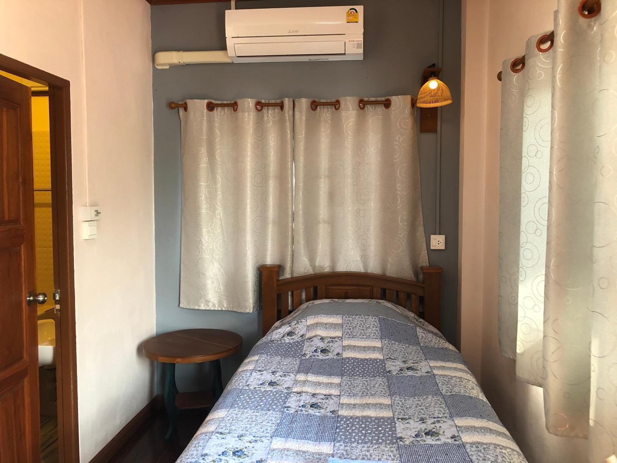 Ruen Thai Ban Rim Nam Kamphaeng Phet Ngoại thất bức ảnh