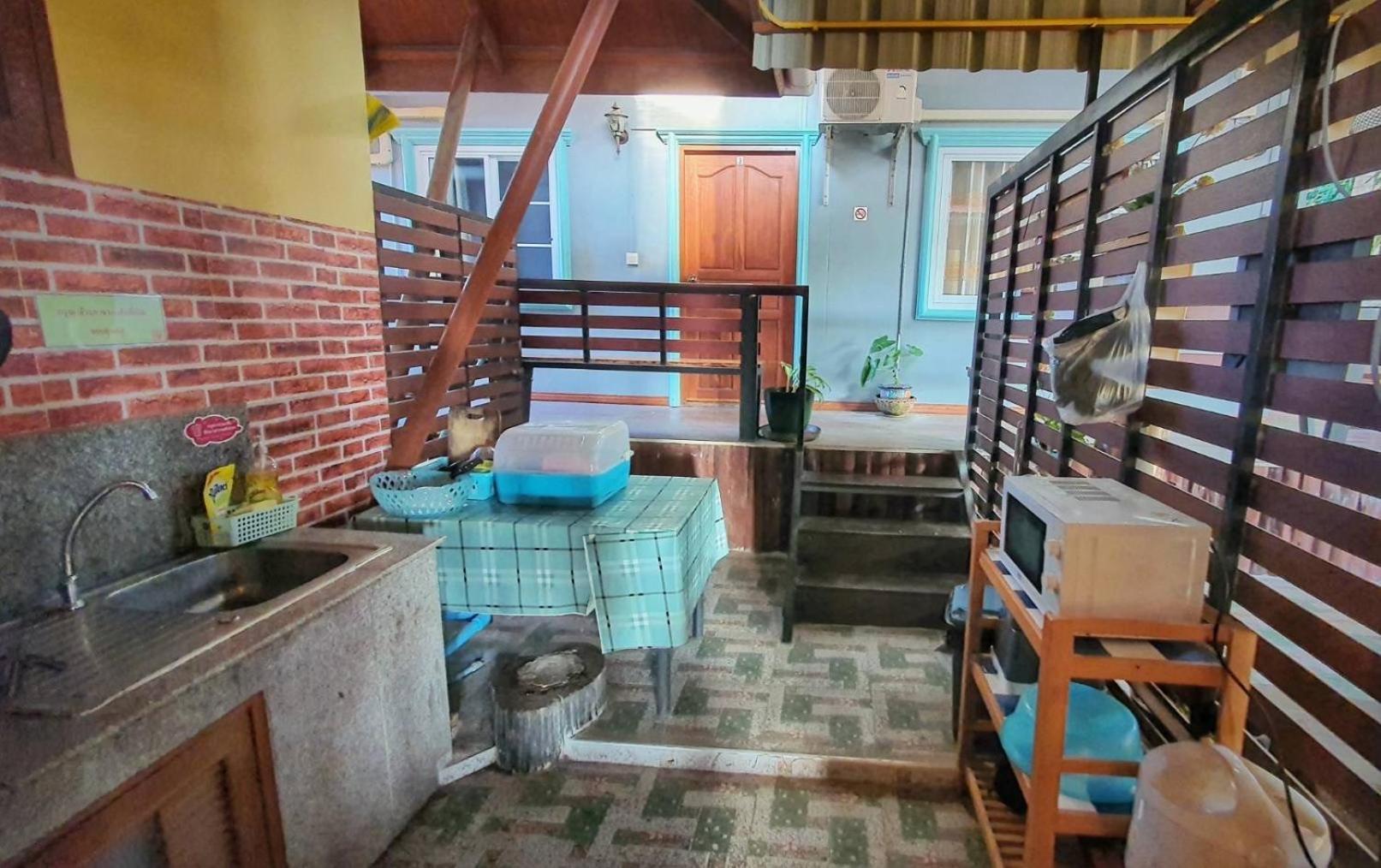 Ruen Thai Ban Rim Nam Kamphaeng Phet Ngoại thất bức ảnh