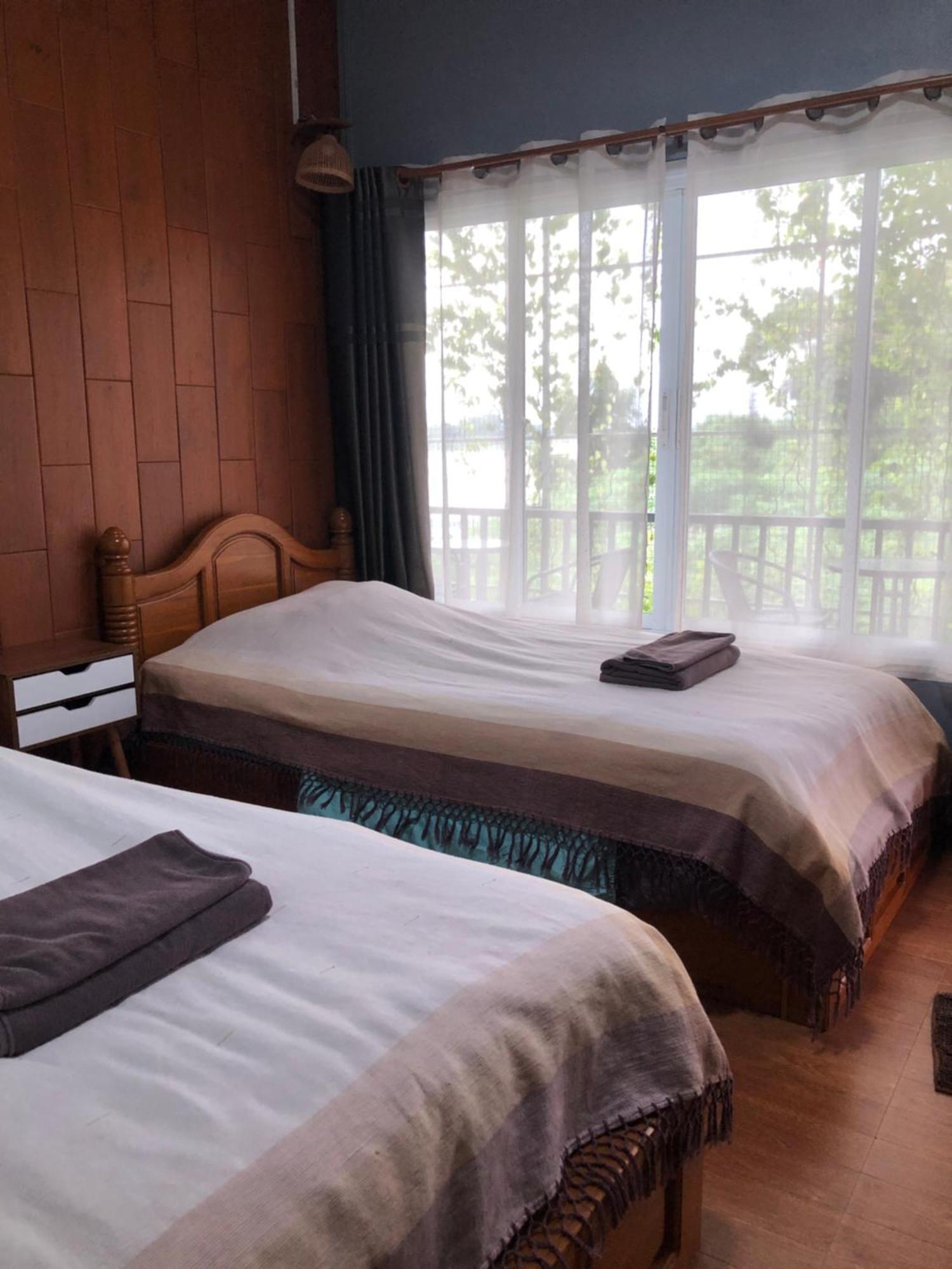 Ruen Thai Ban Rim Nam Kamphaeng Phet Ngoại thất bức ảnh