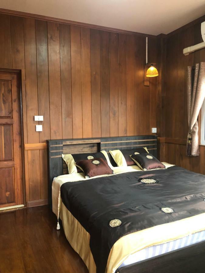 Ruen Thai Ban Rim Nam Kamphaeng Phet Ngoại thất bức ảnh