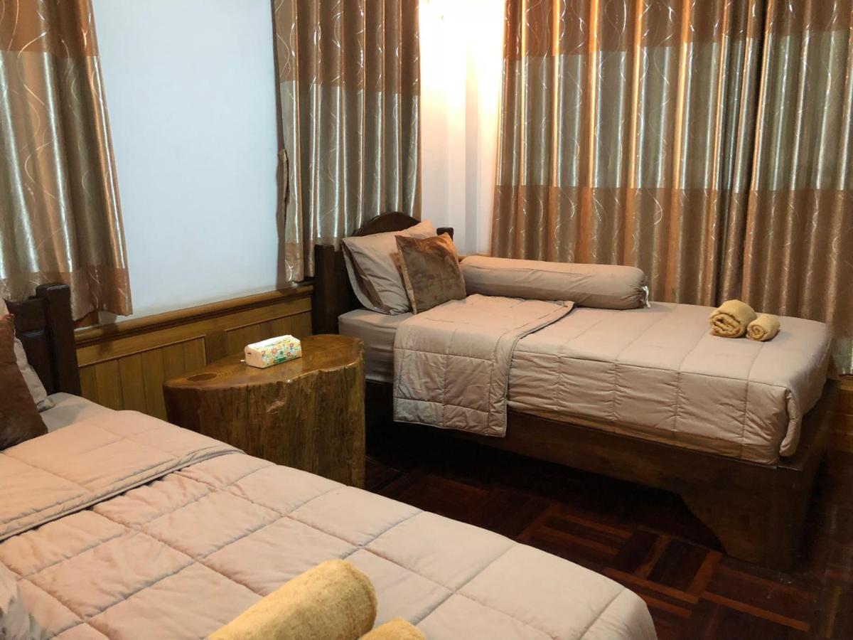 Ruen Thai Ban Rim Nam Kamphaeng Phet Ngoại thất bức ảnh